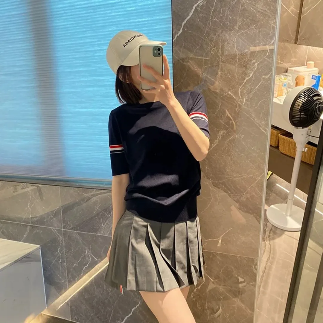 ：M 28（TB T ） THOM BROWNE TB T Classic Breathable Authentic Quality + Authentic + Same Style Size：0/1/2/3/4 ：White/Black/Navy Blue/Light Gray/Dark Gray